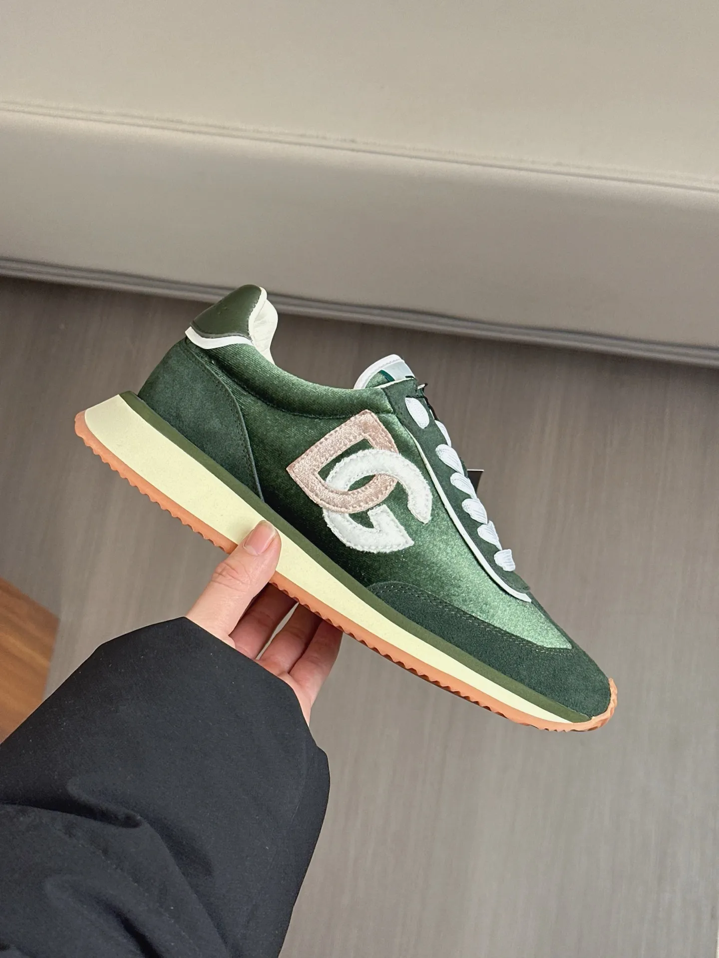 💰700••New arrivals••Dolce&Gabbana••DG✔️High-end men’s sports•casual shoes. Original goods from top counters. Original imported cowhide, multi-material splicing design ➕Imported cowhide lining, cowhide feet ➕Original T men's shoes 💰R elastic outsole.  Size: 39-44 (38, 45 customized)